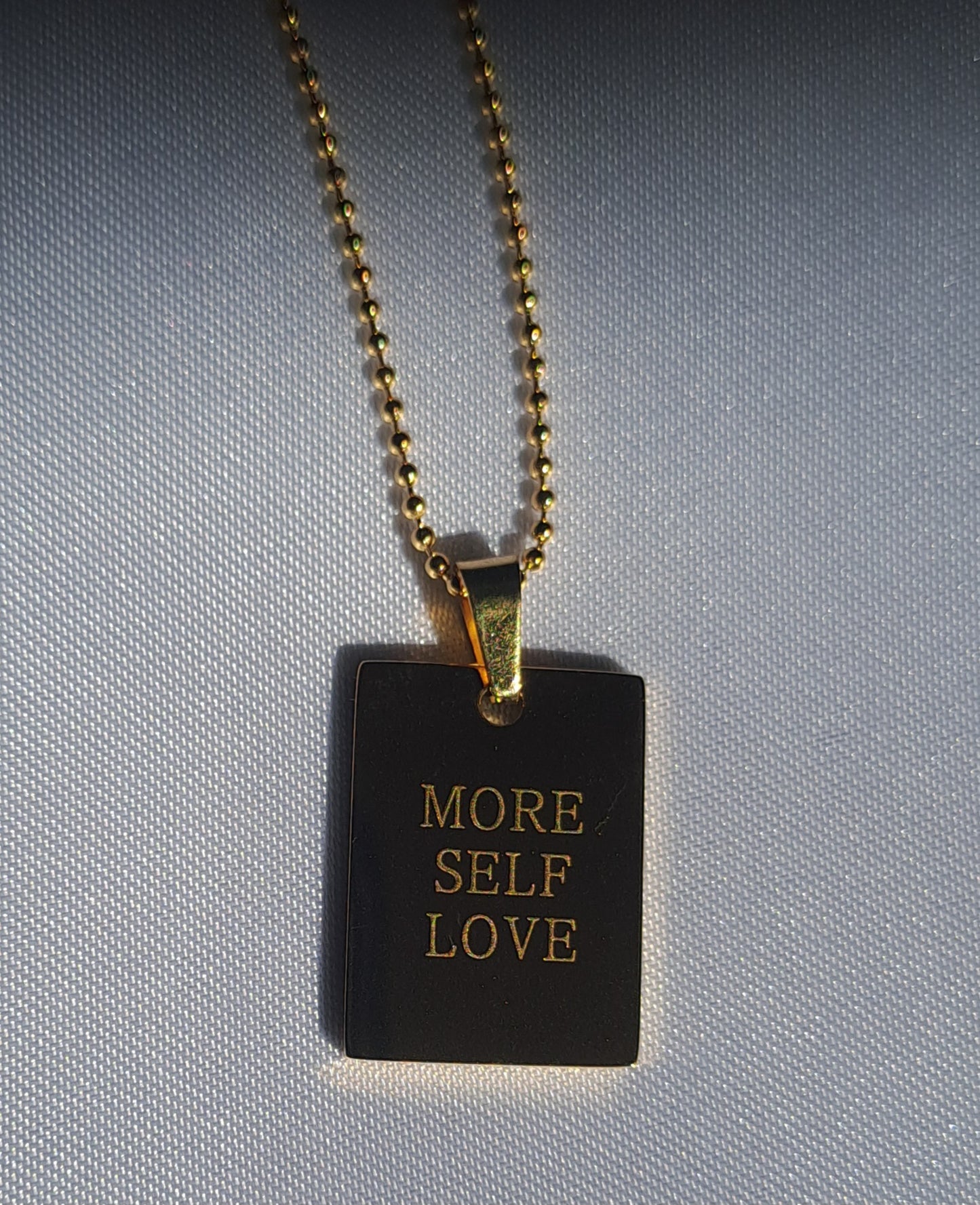 Budskapshalsband MORE SELF LOVE