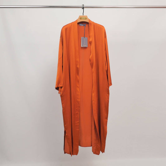 Lång flytande kimono i satin färg Rost