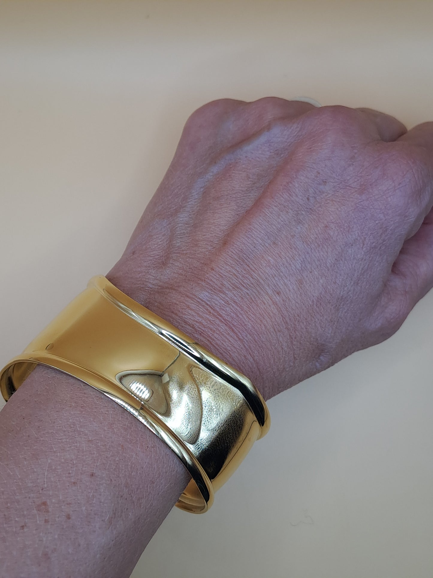Armband Wave guld rostfritt stål